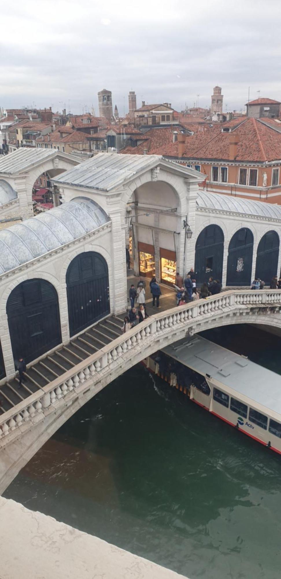 Large 3 Flat Rialto Appartamento *